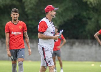 À beira do desespero no Z-4, Vitória pega o Goiás neste sábado e tenta acabar com jejum de gols