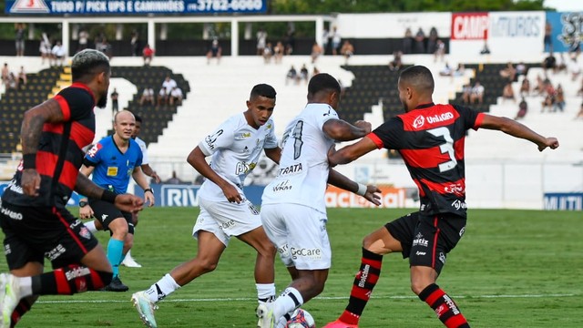 Ameaçados pelo rebaixamento, Ponte Preta e Vitória empatam sem gols em Campinas
