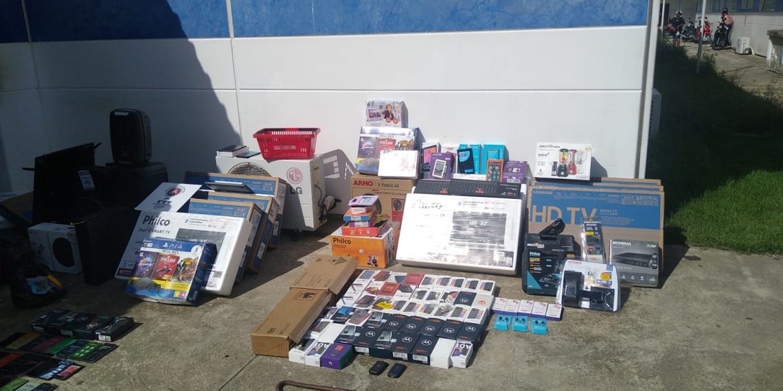 Criminosos arrombam lojas Americanas de Tucano e Araci e durante perseguição policial 2 morrem e 4 são presos (Atualizada)