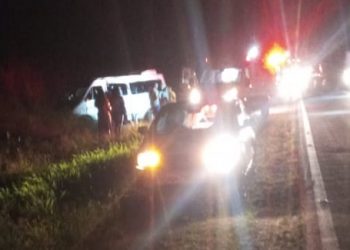 Acidente envolvendo van de Coité e caminhão deixa três mortos na BR116