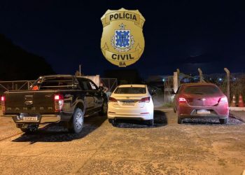 Delegacia de Furtos desarticula em Água Fria quadrilha que roubava veículos em Feira de Santana