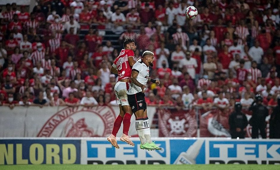 Série B – Vitória é derrotado pelo CRB e vai precisar de ‘milagre’ para permanecer na segunda divisão