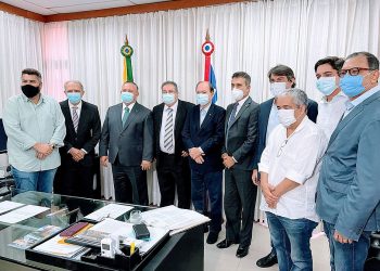 Deputados tomam posse na Alba após morte de João Isidório