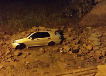 Servidora pública e pedreiro morrem depois de serem arrastados após forte chuva