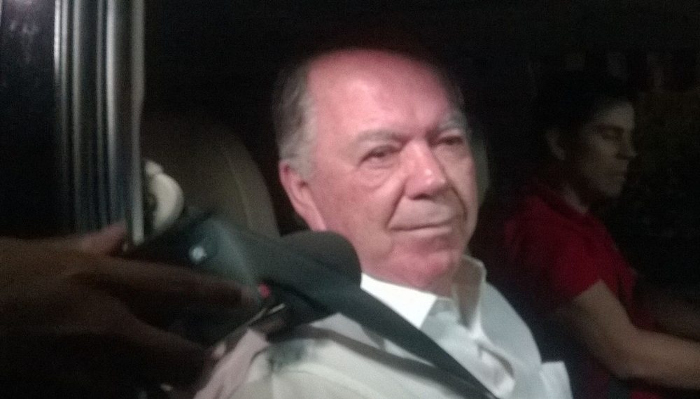 Após internação por mal estar, vice-governador da Bahia recebe alta médica e deixa hospital