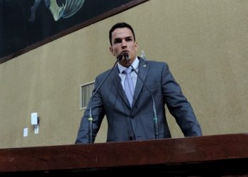 Laerte do Vando pede ao diretor da Coelba solução para queda de energia em Andorinha