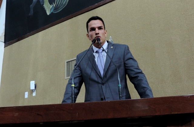 Laerte do Vando pede ao diretor da Coelba solução para queda de energia em Andorinha