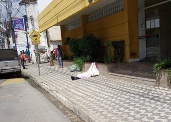 Homem é morto a tiros em frente ao SAC de Jacobina