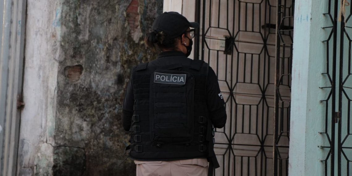 Homem é preso 48 horas depois de tentar matar ex-namorada e executar o atual companheiro dela