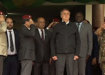 Presidente diz que Brasil e o mundo não aguentam um novo lockdown