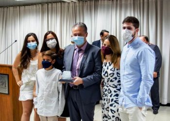 Alex da Piatã comemora premiação de Deputado Destaque pela 4ª vez em sete anos de mandato