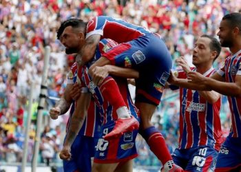 Bahia joga bem, vence o Flu por 2 a 0 e deixa o Z4