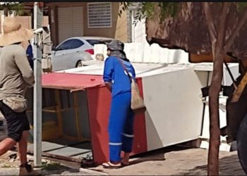 Após remoção forçada de comerciantes, prefeitura é obrigada a reinstalar barracas em Caldas do Jorro