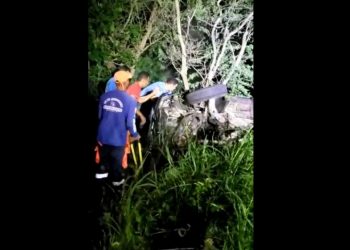 Brigada Anjos Jacuipenses é acionada para socorrer vítimas de mais um carro que caiu em rio