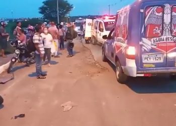 Coité – Pai e filho ficam gravemente feridos após moto ser atingida por carro na BA 409