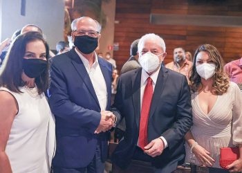 Ex-adversários, Lula e Alckmin jantam em São Paulo
