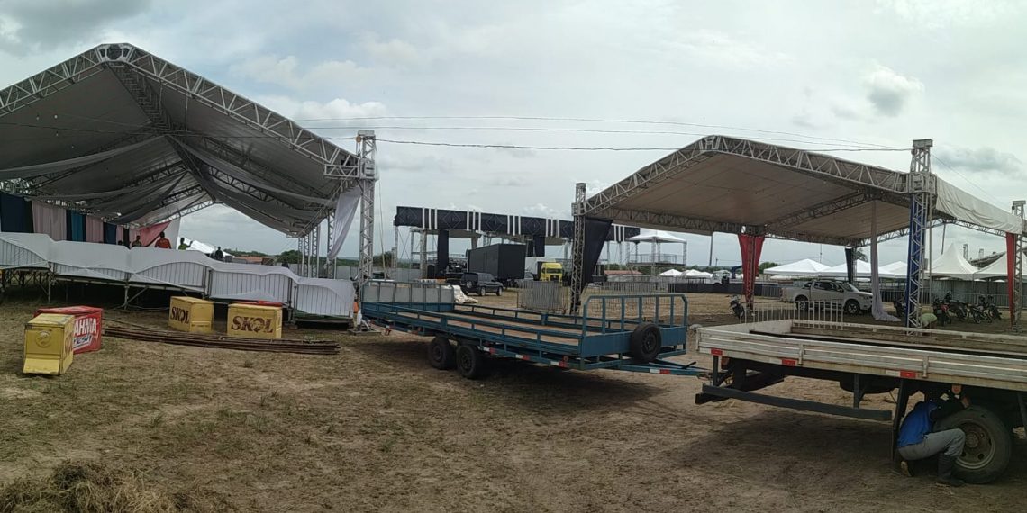 Estrutura do Hangar está quase pronta. Casebre Produções divulga grade da festa