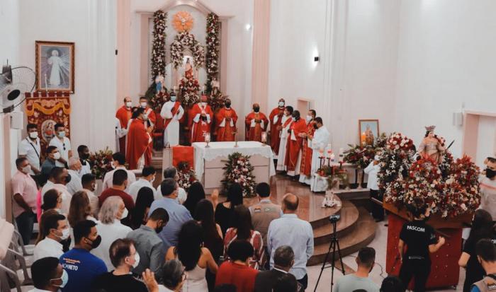 Santa Bárbara: políticos marcam presença nas missas e procissão em louvor a padroeira; dois deles pré-candidatos ao Governo da Bahia