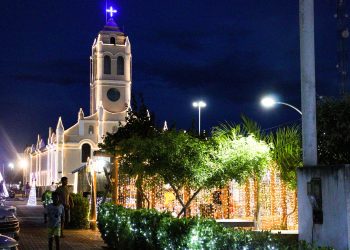 População de Valente se empolga com belíssima decoração natalina