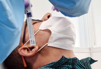 Lacen registra aumento de 234% no número de casos positivos de Covid-19 na Bahia