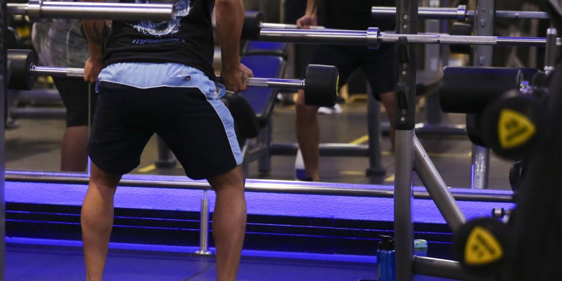 Especialistas explicam riscos de suplementos para treinos em academias