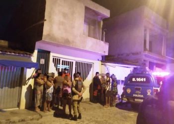 Homem é executado na presença da esposa depois de ter casa invadida