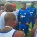Torcida invade treino e ameaça jogadores do Bahia: ‘Ou vai no amor ou vai na dor’