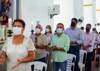 Itapicuru – Deputados de 4 partidos foram pedir a benção à Nossa Senhora de Nazaré para a caminhada eleitoral