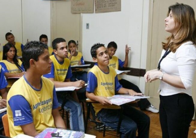 Correios convocam aprovados no Programa Jovem Aprendiz