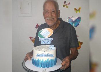 GO – Idoso comemora 121 anos com bolo temático: ‘O terror do INSS’