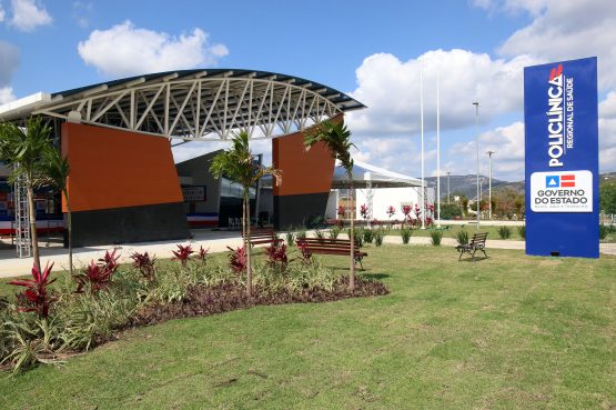 Policlínica de Santa Maria da Vitória contrata médicos com salários de até R$ 11 mil; confira vagas