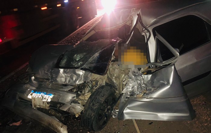 Motorista de Celta morre depois de colidir de frente com carreta na BR 116/Norte