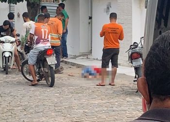 Jovem é morto a tiros em via pública de Retirolândia