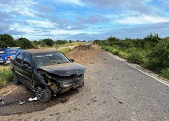 Após três meses de rompimento do asfalto, trecho da BA-120 em Santaluz tem contribuído para acidentes