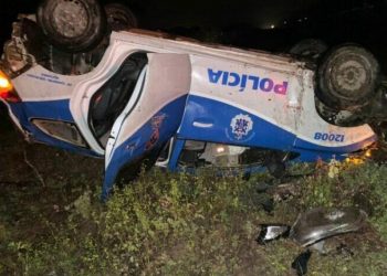 Delegado fica ferido sem gravidade após capotamento de viatura