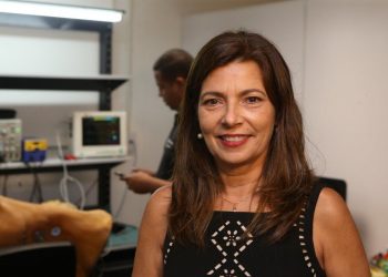 Médica Adélia Pinheiro assume Secretaria de Saúde do Estado
