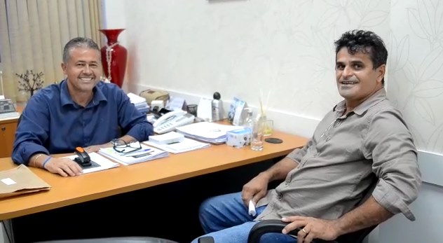 Alex da Piatã anuncia a pavimentação com asfalto no trecho que liga Retirolândia a Barreiros