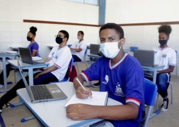 Governo da BA publica portaria e estabelece aulas normais na rede estadual de ensino no período em que seria realizado o carnaval