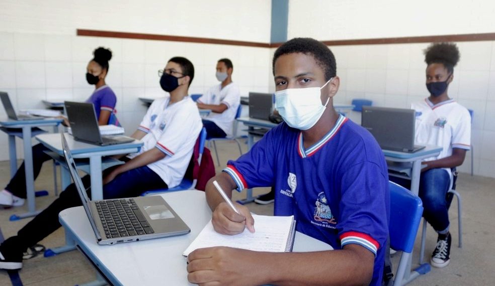 Governo da BA publica portaria e estabelece aulas normais na rede estadual de ensino no período em que seria realizado o carnaval