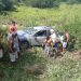 Motorista fica ferido após carro capotar ao sair da pista da BA 409