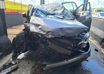 Motorista bate carro em pedágio na BR-324 e é preso com R$ 7,5 mil na cueca