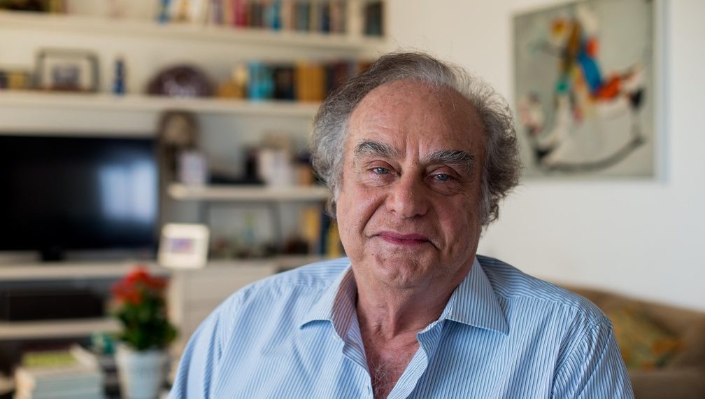 Arnaldo Jabor morre aos 81 anos após complicações de AVC