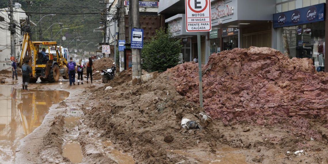RJ – Total de mortos em Petrópolis sobe para 138