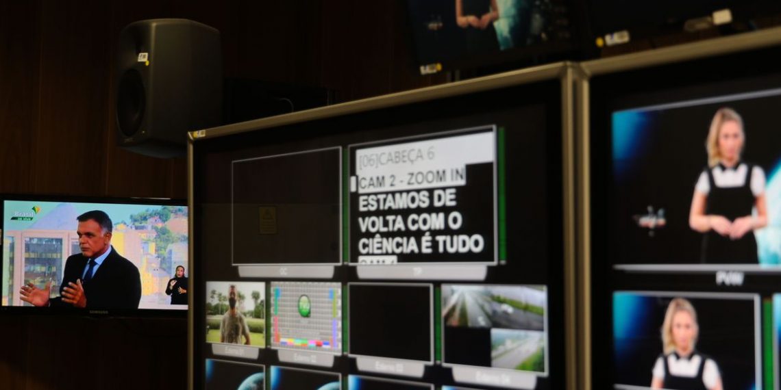 Primeira transmissão em cores na TV completa 50 anos