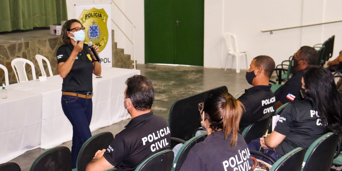 Valente sedia treinamento da Polícia Civil da Bahia realizada pela ACADEPOL