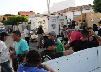 PB – Adolescente de 13 anos mata mãe, irmão e fere o pai a tiros porque foi proibido usar o celular