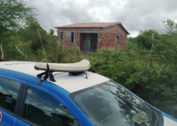 Jovem é executado após ter casa invadida. Informações que tinha outros dois comparsas no local, mas não foram encontrados