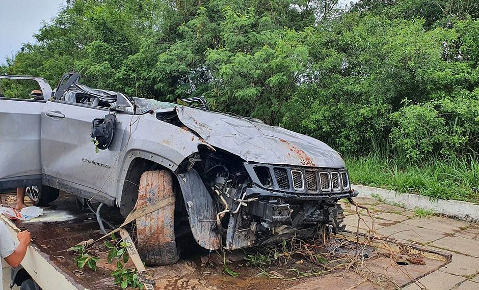 Empresário, esposa e mais dois familiares morrem em acidente de carro na BR 101
