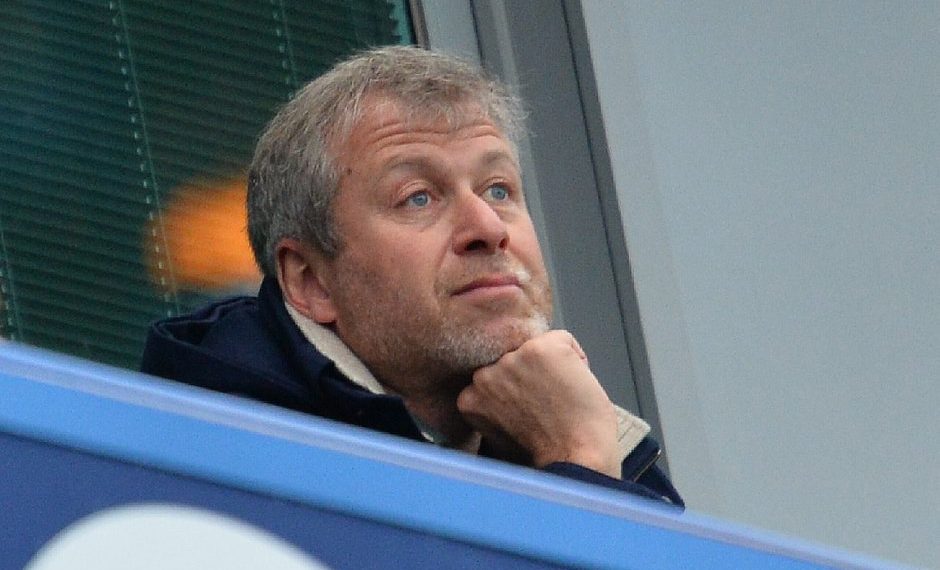 Dono do Chelsea diz que vai vender clube doar dinheiro para vítimas da guerra