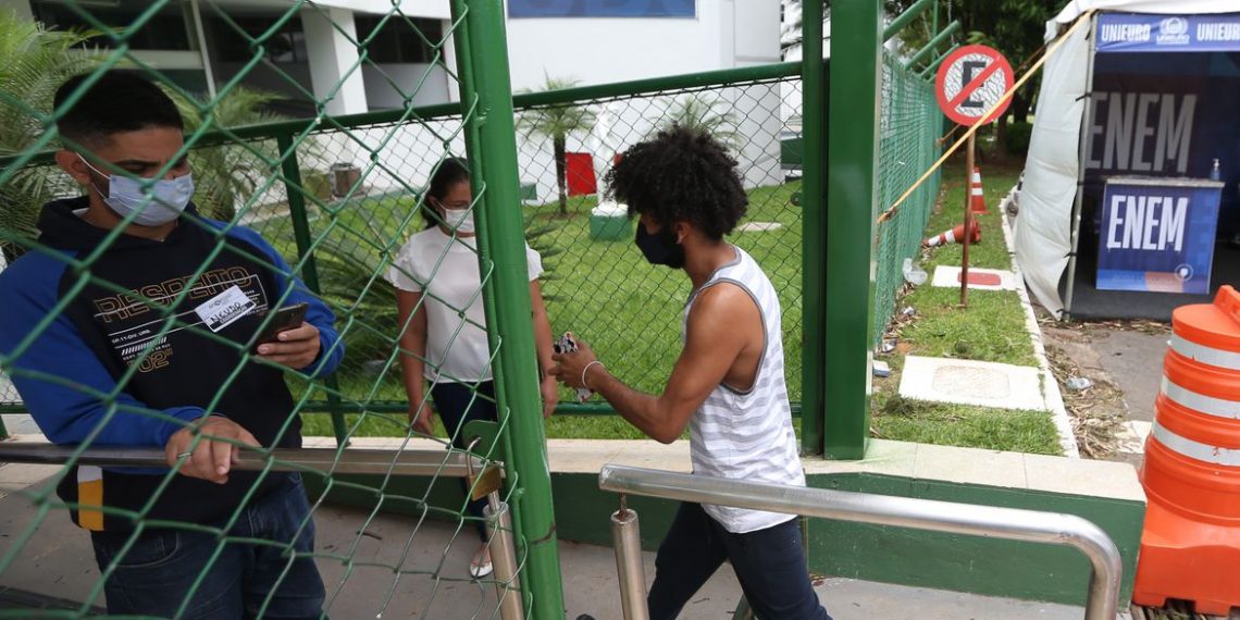 Prouni: cerca de 30% dos pré-selecionados usaram nota do Enem 2020